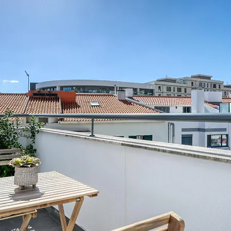 Beco Santa Emilia 4o, A In Madeira Apartament